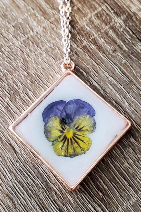 Resin Diamond Shaped Pendant Necklace Pressed Dried Flower women's jewelry gifts for her